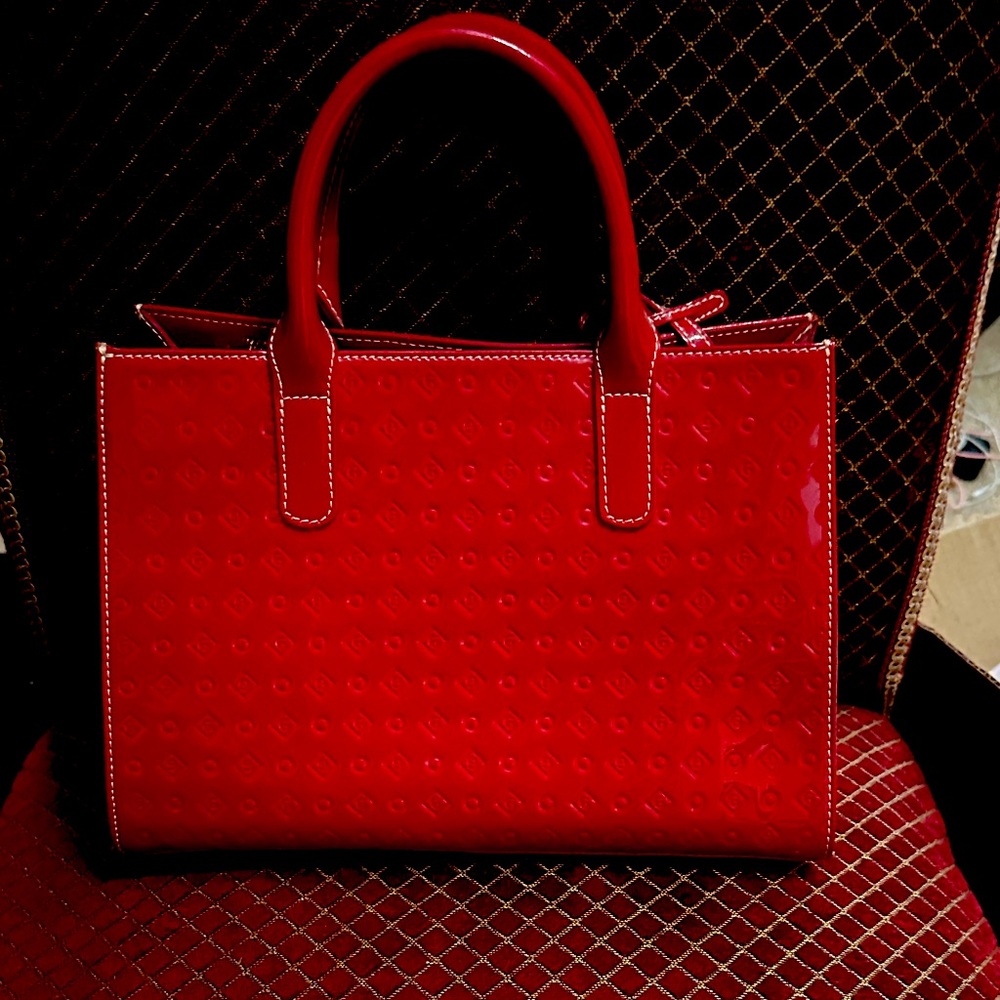 Elegant Red patent leather Handbag made in Italy